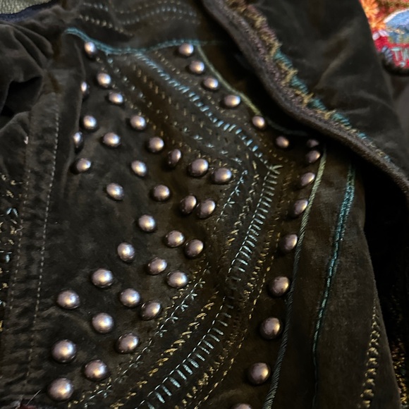 Bohemian Embroidered Trench Coat - Picture 9 of 11